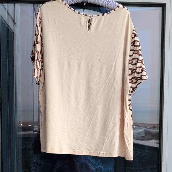 Chain Pattern Blouse in Cream and Brown - Picture 4 of 7